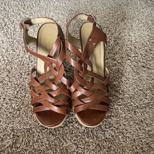 Brand:Charlotte Russe Size: 7 Color: Brown/tan